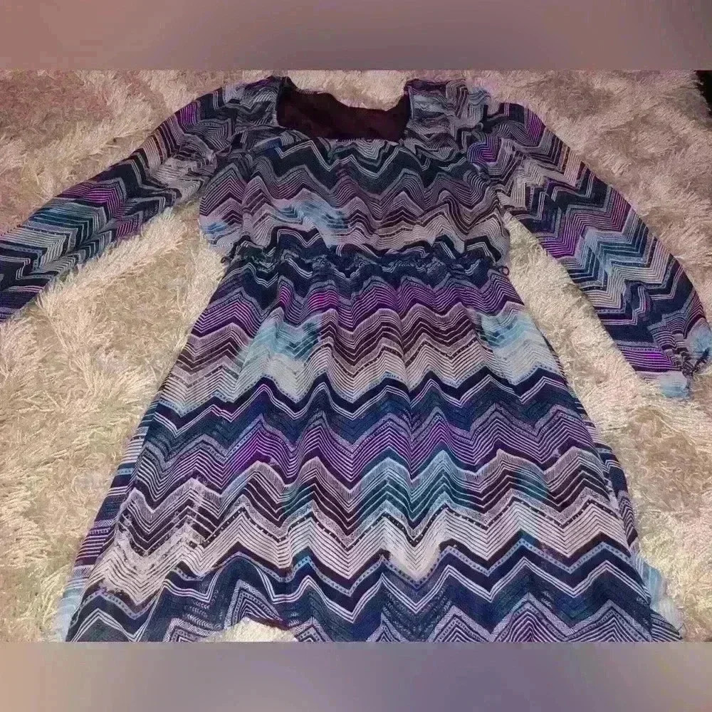 SPEECHLESS Chevron dress size L